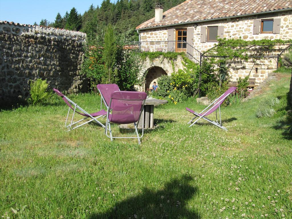 Le Petit Rias Gite Soleil Saint Maurice en Chalencon Ngoại thất bức ảnh