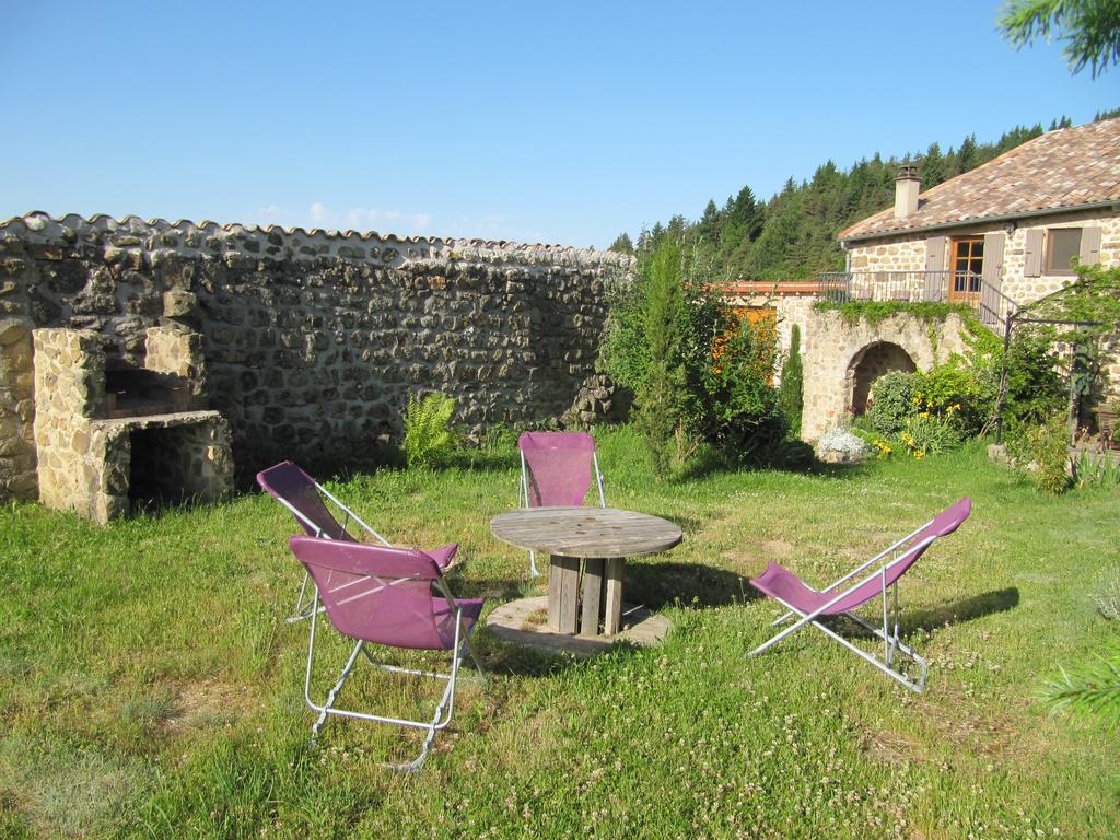 Le Petit Rias Gite Soleil Saint Maurice en Chalencon Ngoại thất bức ảnh